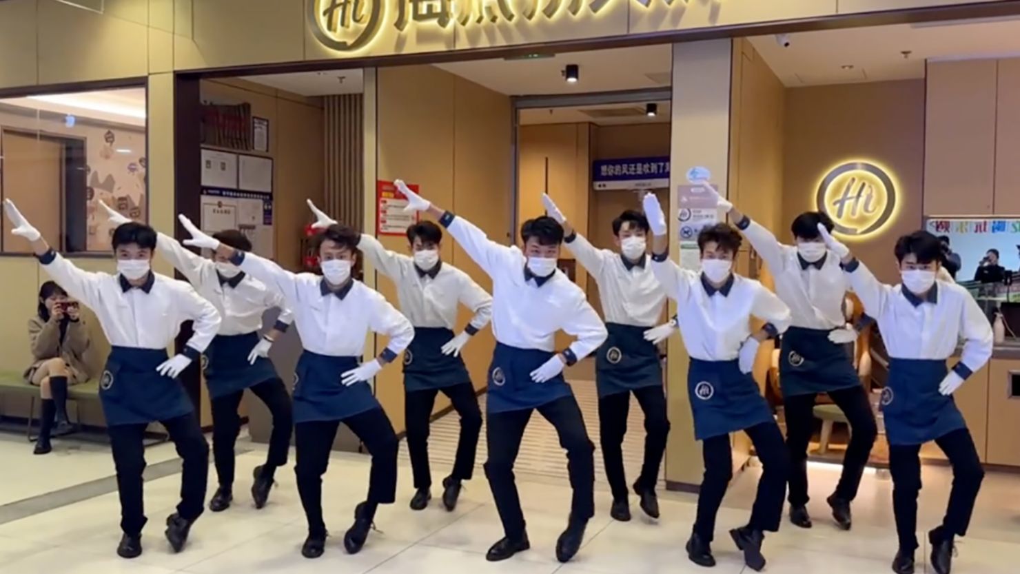 Will a meme dance challenge surpass 10 billion plays on Douyin by the end of 2025?